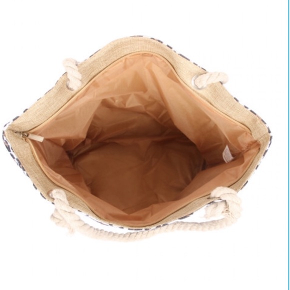 ❤️2 for $40 ❤️Cute large leopard print tote - Picture 2 of 3